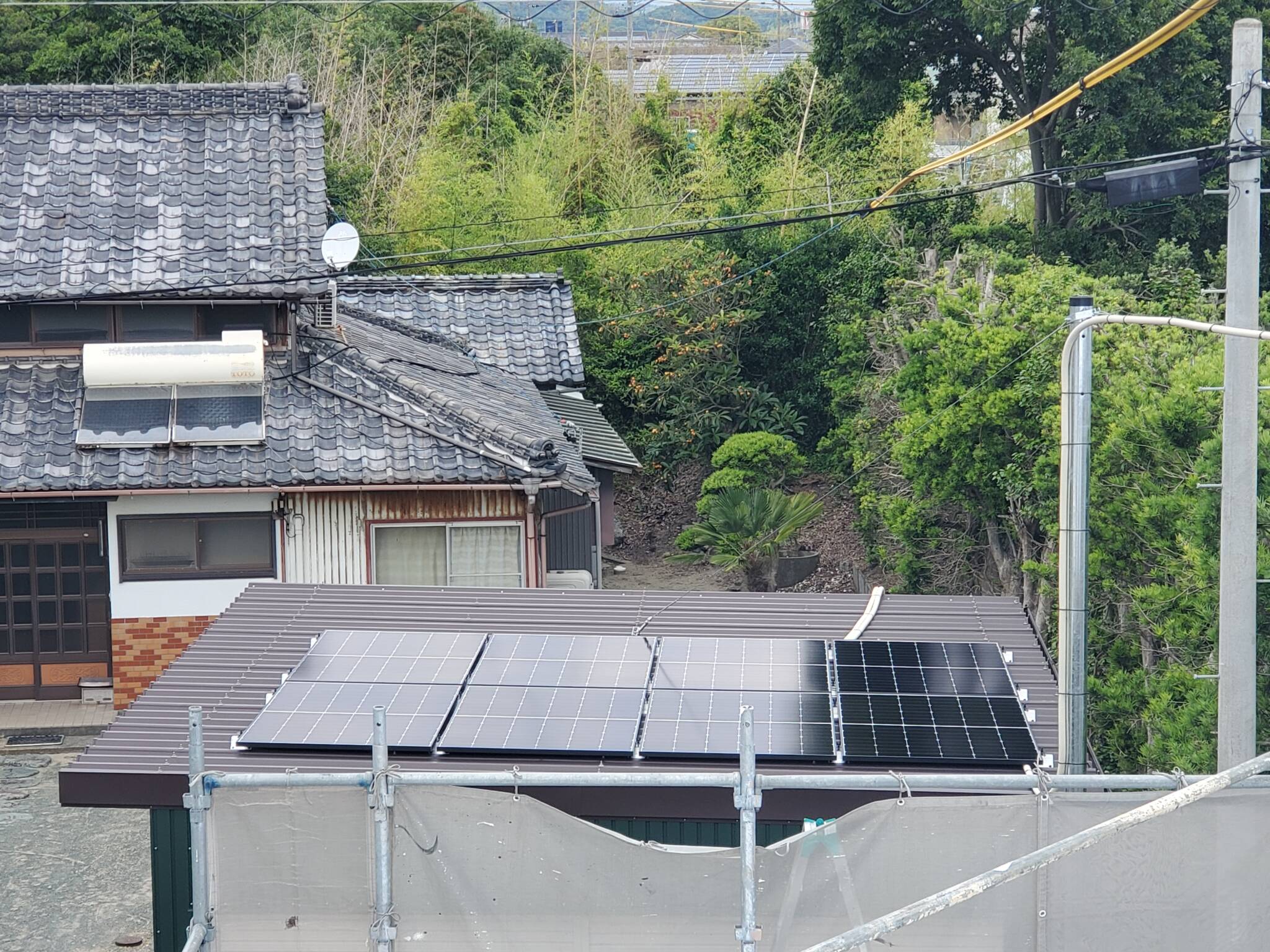 掛川市浜野K様邸屋根上太陽光新設しました